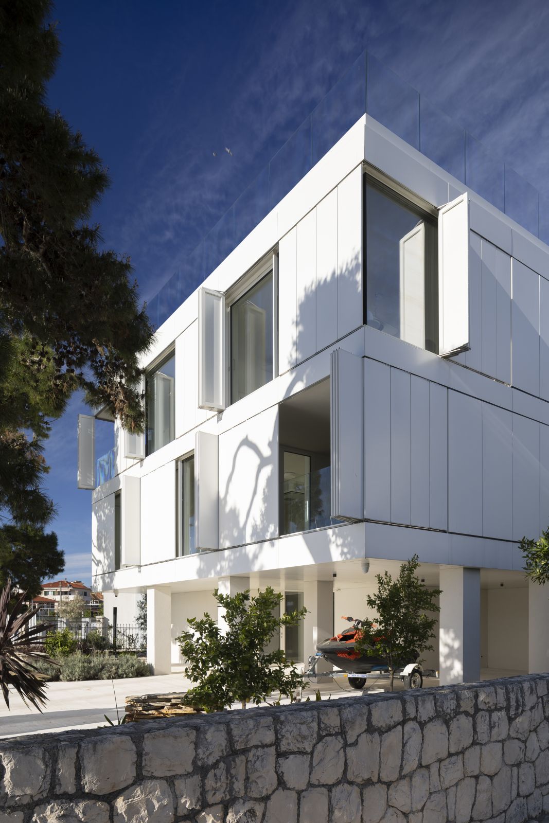 Architekti.sk | Dom v prístave, projekty domov s garážou, rodinny dom, amfiteaterarchitekti Bratislava