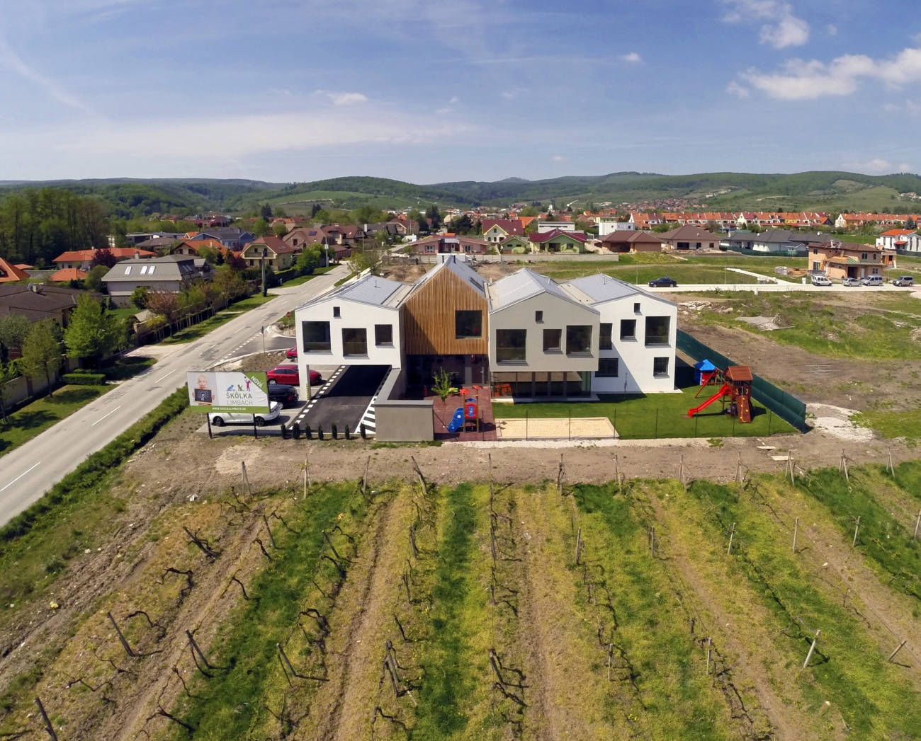 Architekti.sk | Škôlka nad vinicou, architekti, amfiteaterarchitekti Bratislava, rodinny dom