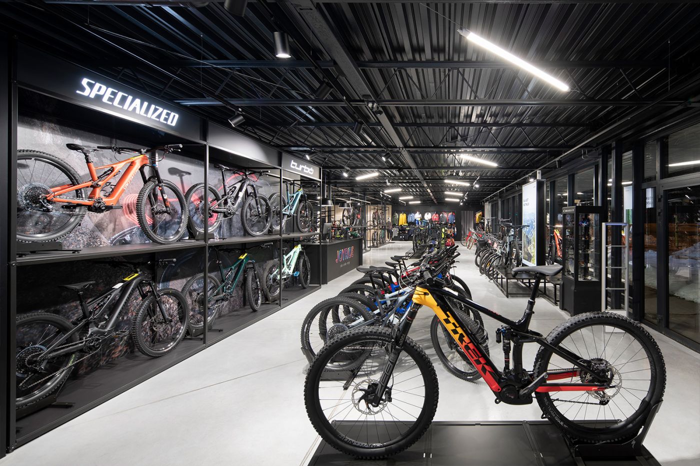 Architekti.sk | BajkShop Joyride, moderné projekty domov, domy od architektov, rodinné domy projekty