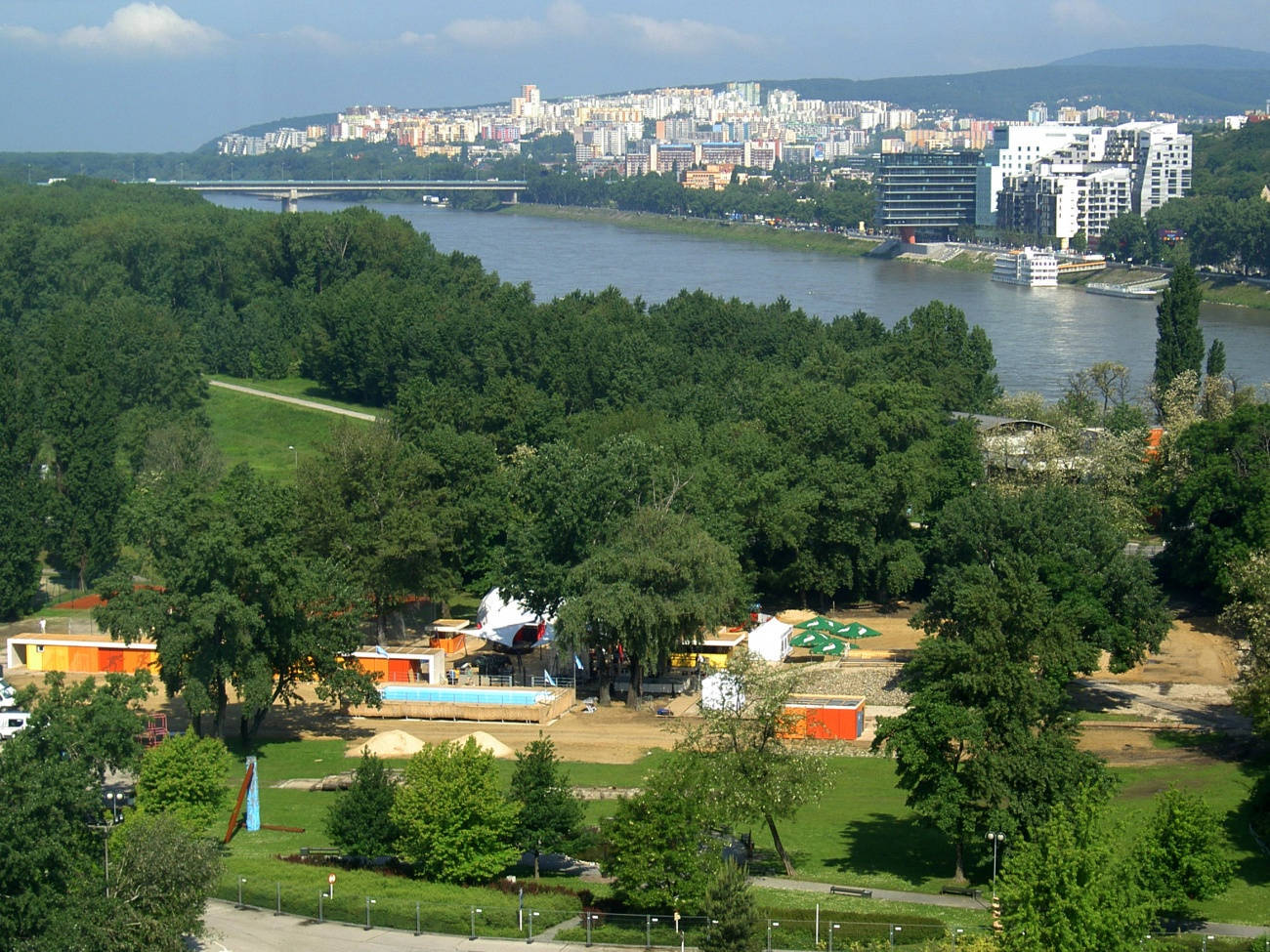 Architekti.sk | Summer club v areáli Incheba, amfiteaterarchitekti Bratislava, architekti, dizajn