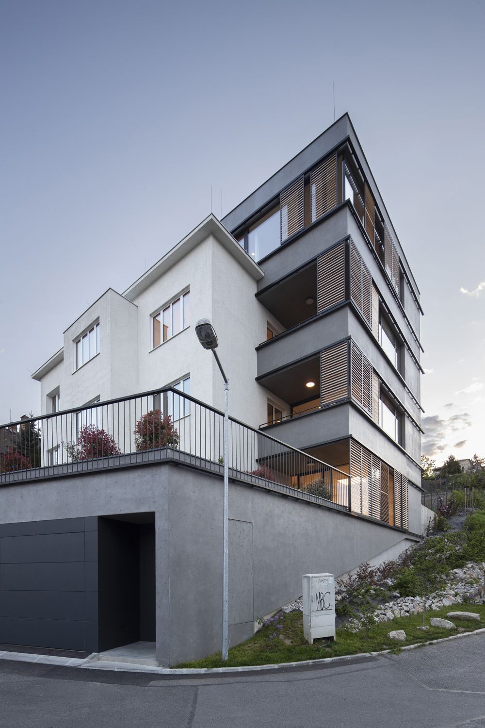 Architekti.sk | Rekonštrukcia a dostavba mestskej vily, interiér, projekty domov 2025, navrhy